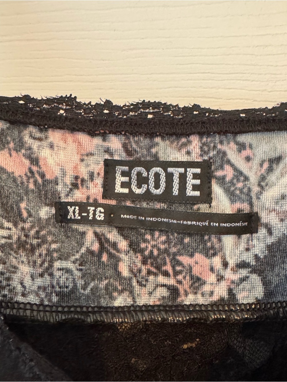 Ecote Black Floral Lace-Trim Peplum Camisole - Picture 3 of 5